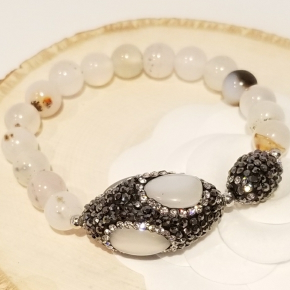 Jewelry - NEW Natural Stone White Cat Eye Stretch Bracelet